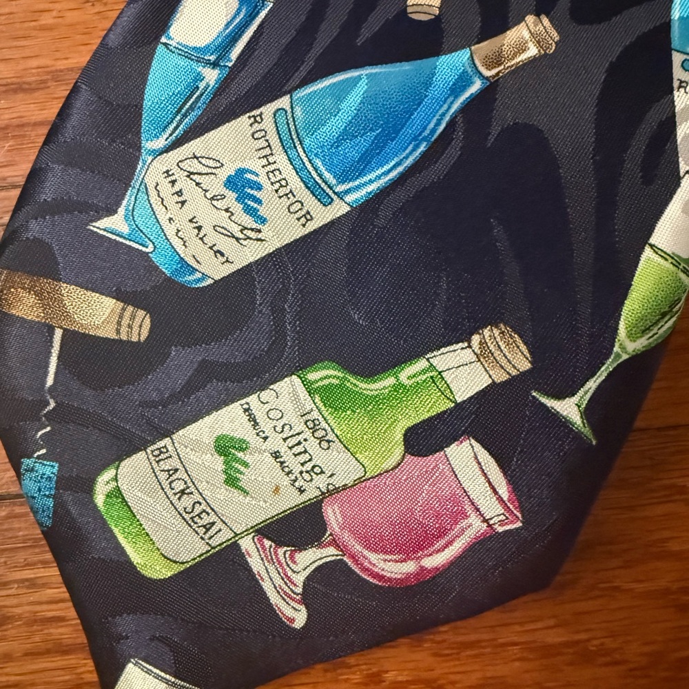 Steven Harris Wine Connoisseur : Wine Bottle and Glass Pattern Tie